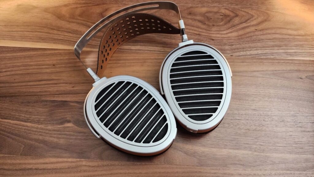Обзор Hifiman He-1000 V2 Stealth 8 Обзор Hifiman He-1000 V2 Stealth - Hifiman Fla