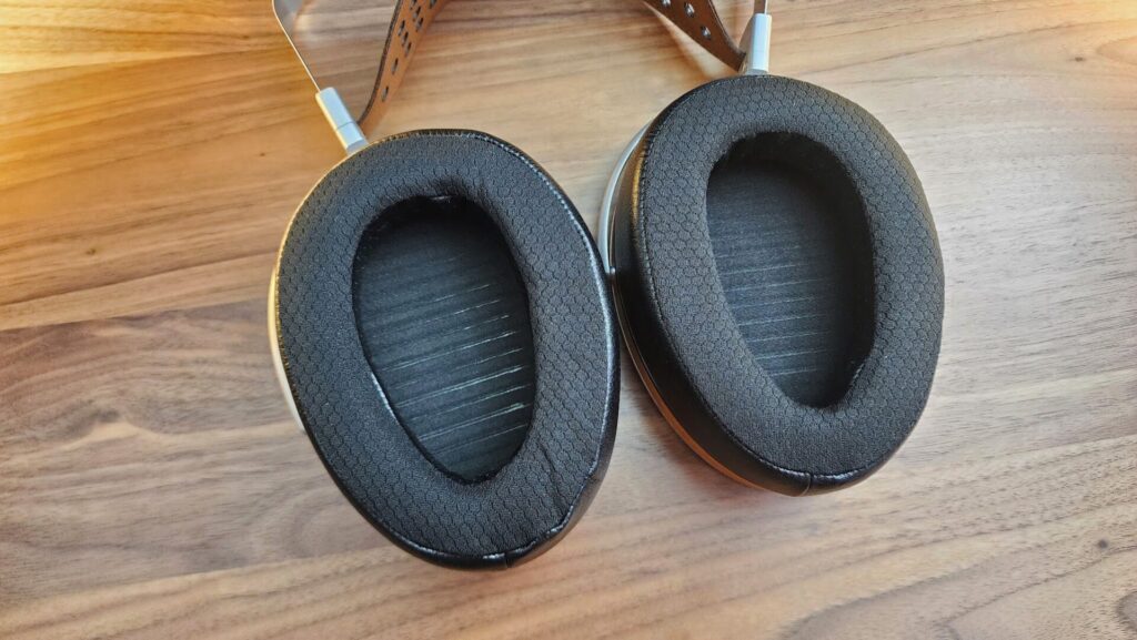 Обзор Hifiman He-1000 V2 Stealth 10 Обзор Hifiman He-1000 V2 Stealth - Hifiman Pads